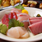 Five-piece sashimi assorted selection the chef