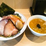 中村麺三郎商店 - 特製鶏豚白湯つけ麺　１１５０円。特製にすると２５０円アップ、大盛１．５玉は＋１００円。