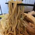 麺屋 歩夢 - 【2018.6.1】中加水で平打ち気味の中太麺。