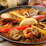 チキンと魚介のパエージャ　Paella de Pollo y Mariscos 　(1合）