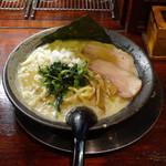 俺の麺 ラーメン 700円