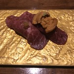 和牛の炙り寿司。
          美味し。