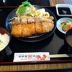 豚しゃぶ専門店 我那覇豚肉店 - あぐーロースカツ定食