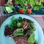 ピッツェリア　ラ・ロカンダ・デル・ピットーレ - サラダ　カプリチョーザ