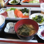 朝漁亭 丼 - お刺身定食