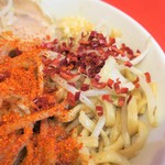 ラーメン二郎 - 粗挽き唐辛子投下～♪