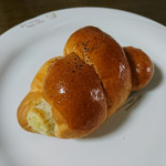 ベイカリーみかく - チーズちくわ