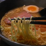 串焼き 博 - 麺は中太のストレート系