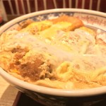 味奈登庵 - #食べログ的に撮るとこうなる。  
      清く正しく一人前のかつ丼。
      こうでなくっちゃ！
