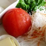 ホットケーキ倶楽部 - ドレッシングの効いたトマトサラダ！