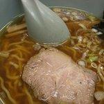 ラーメンつくも - 半ラーメン　こちらも「半」がつく割には。。