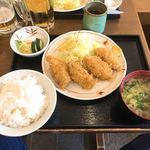 巣鴨ときわ食堂 - 【2018年03月】カキフライ＠950円、定食＠270円、合計＠1,220円、提供時。