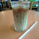 ドトールコーヒーショップ - アイスカフェラテ：230円 (2011/7)