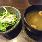 九段下 鳥福 - サラダ&味噌汁