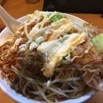 豚星。 - 辛くない
      辛麺汁なし。マヨネーズホアジャオ。