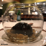 カーサ・デル・チーボ - 喜知次と毛ガニのポルペッティーニ仕立 イカスミのソース