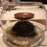 カーサ・デル・チーボ - 喜知次と毛ガニのポルペッティーニ仕立 イカスミのソース