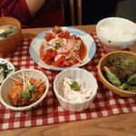 mori cafe - 芋豚ロースの冷しゃぶトマトじょうゆ、生ハムのポテトサラダ、ベーコンと大豆と新じゃがのホットサラダ