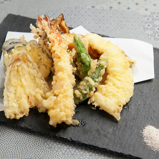 We offer special dishes such as soba-mae Tempura ♪