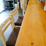 貝ガラ屋 - 平日の午後２時半を過ぎるとお客は疎ら。