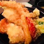 魚がし厨房 湊屋 - 天丼　ご飯少な目　960円