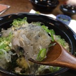 山海料理仁志乃 - 生しらす丼税抜1000円