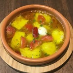 馬蘇裡拉乳酪和番茄的大蒜橄欖油風味