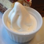 お菓子職人 おとべ - プラスで付いてくるソフトクリーム