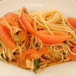 イクノス - 生とまととアンチョビのカッペリーニ