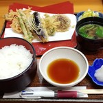 天笠 - 野菜天定食 930円