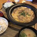 Tonkatsu Tamafuji - 土鍋ロースカツとじ定食
                        ごはん（3色盛り）みそ汁（なめこと三つ葉）