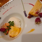 収穫月 - デザート盛り！アイスとプリンと周りにパウンドケーキと(*´∀｀)