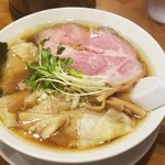 らーめん 稲荷屋 - ワンタン麺