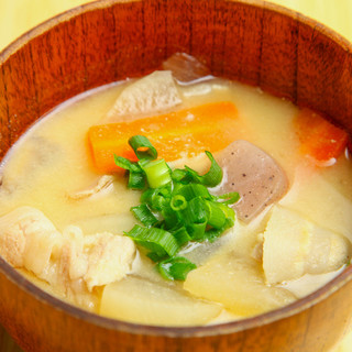 ホッと安らぐ、優しい味わい。当店名物“豚汁”500円