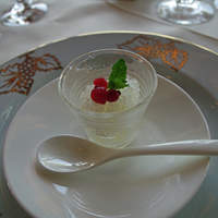 レストランゼルコバ - 自家菜園ミントのグラニテ