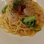 お野菜と生パスタのお店 ボナペティートパパ - エビとブロッコリーのペペロンチーノ