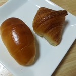 パン工房エピ - バターロールとクロワッサン50円