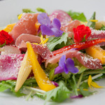 An exquisite combination of Prosciutto and vegetables! "Prosciutto and colorful vegetable salad"