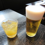 銀座 真田 - 八海山の焼酎で仕込んだ梅酒　にごり　ロック　853円　＆　ヱビス生ビール　831円　