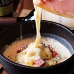 肉とチーズ 川崎肉バル樽屋