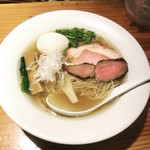 要の塩 - 《真鯛や牡蠣》を使用した塩そば