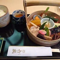 六盛 - 手をけ弁当