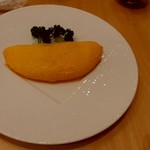 洋食キッチン シャトー - 【2018.6.6(水)】バルメニューのカマンベールチーズと生胡椒のふくふくオムレツ