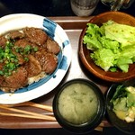 もつ煮込み専門店 沼田直系 肉塊もつやき 肉酒場沼田 - 