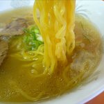 ラーメン びざん - 塩ラーメンの麺