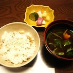 銀座 - ご飯、赤だし、香の物