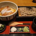 萩の茶屋 - カツ丼と蕎麦のセット