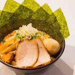 旨さは進化する【街道ラーメン 赤】全部のせ