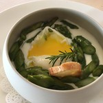 L'altro Campagnolo - Salsa di panna con asparagi verdi, uovo in camicia, siero di latte