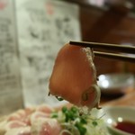 マルゲン商店 - 地鶏刺しとりわさ480円